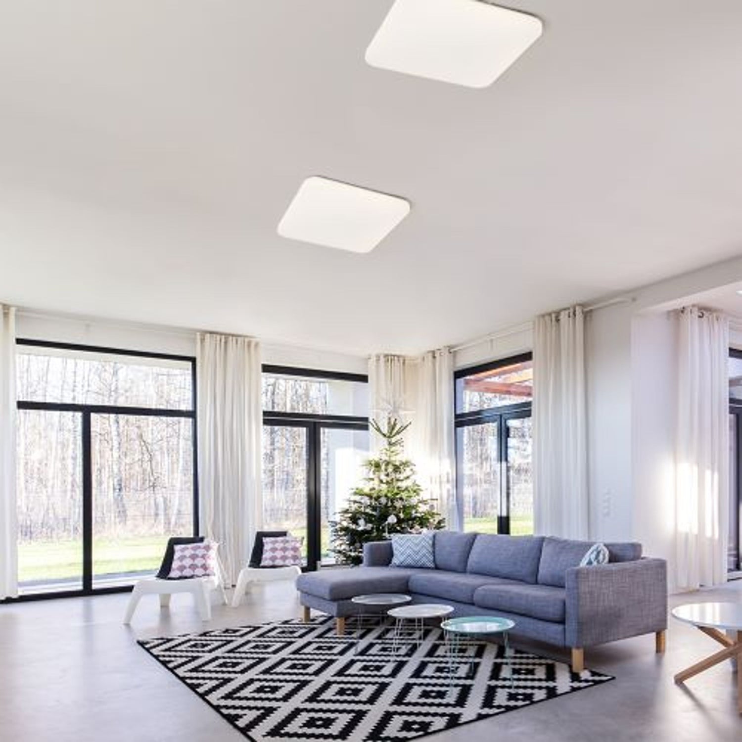 Taklampa med sensor